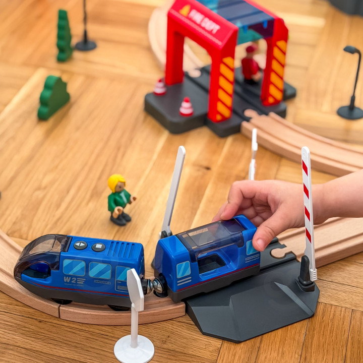 Tooky Toy Drewniana Kolejka Elektryczna Straż Pożarna Efekty Dźwiękowe