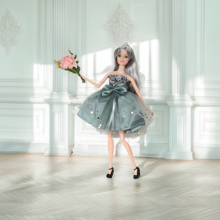 WOOPIE ROYAL Lalka Emi w Eleganckiej Sukni Tiulowej z Kokardą i Bukiet