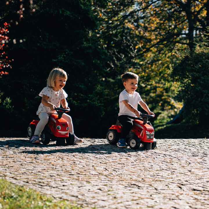 FALK Traktorek Baby Massey Ferguson Czerwony z Przyczepką + akc. od 1-